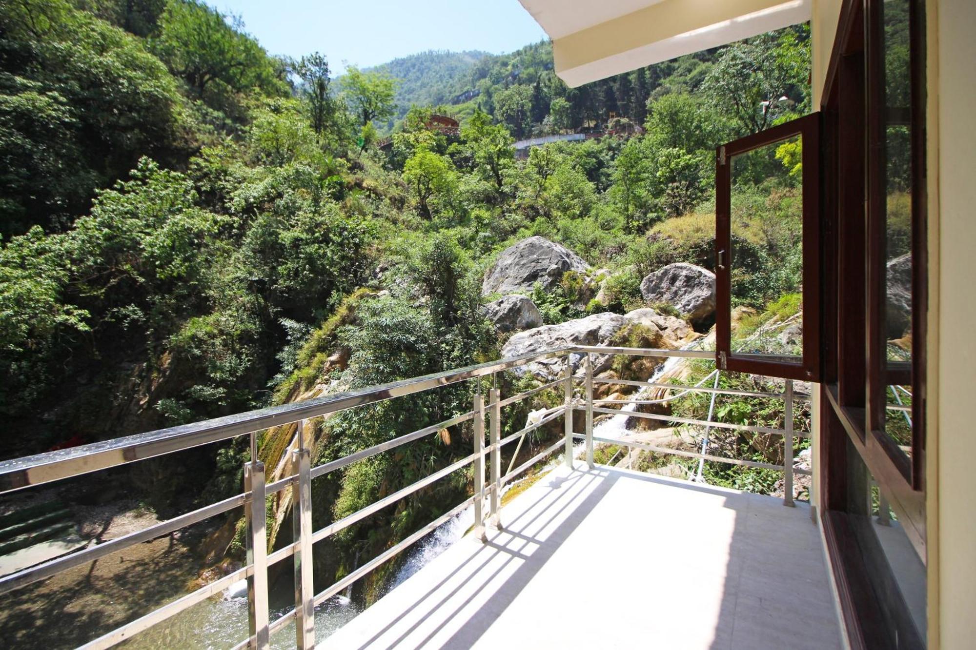Hotel O Kempty Lake Adventure Resort Mussoorie Bagian luar foto